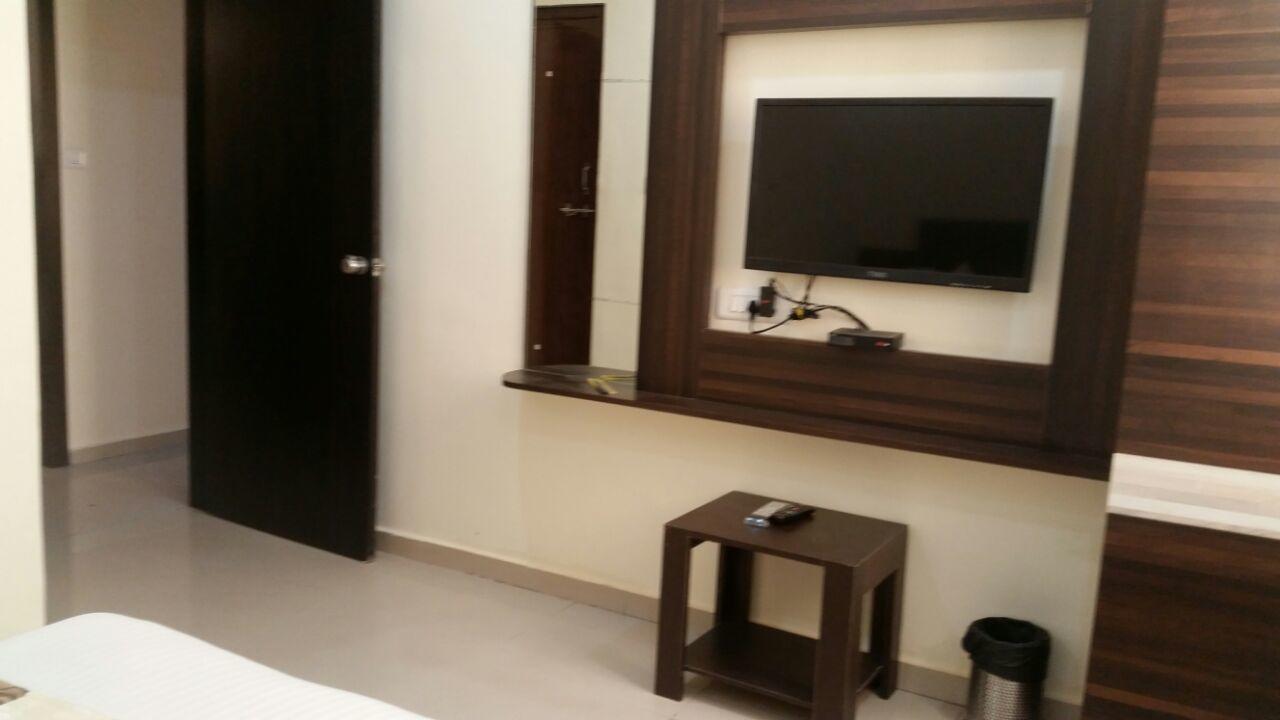 Hotel Cg Plaza Ahmedabad Exteriör bild