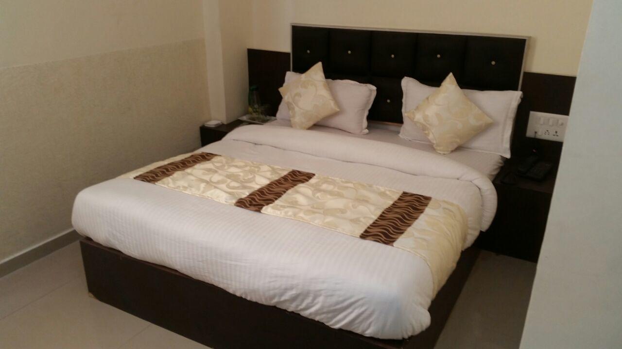 Hotel Cg Plaza Ahmedabad Exteriör bild