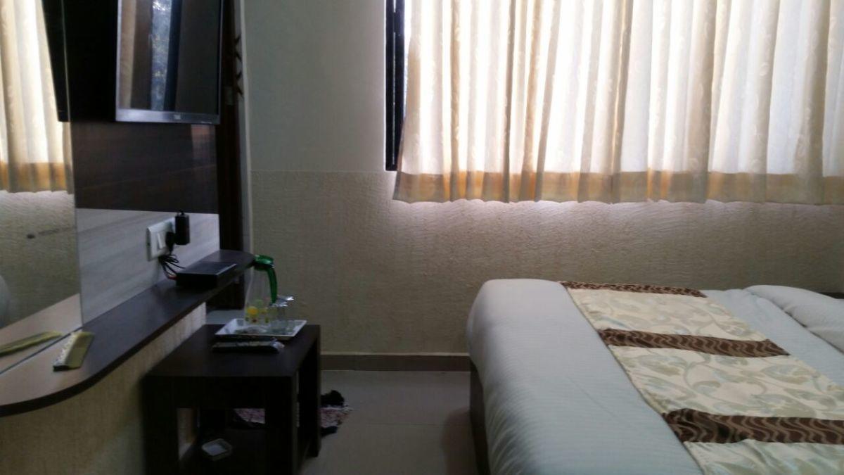 Hotel Cg Plaza Ahmedabad Exteriör bild
