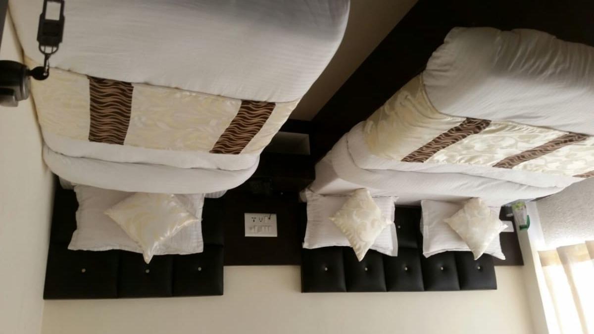 Hotel Cg Plaza Ahmedabad Exteriör bild